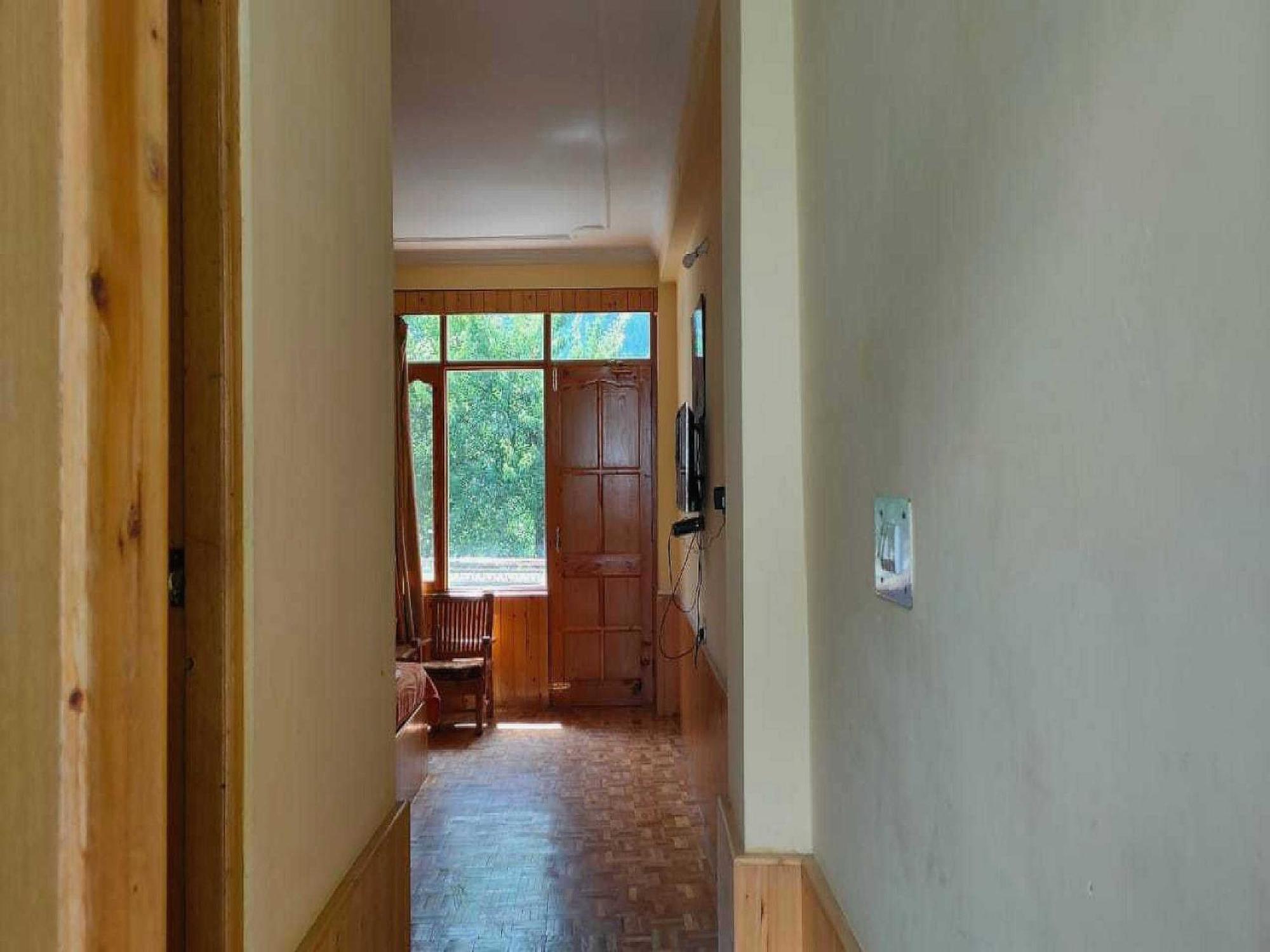 Hotel O Antriksh Cottage Manāli Екстериор снимка