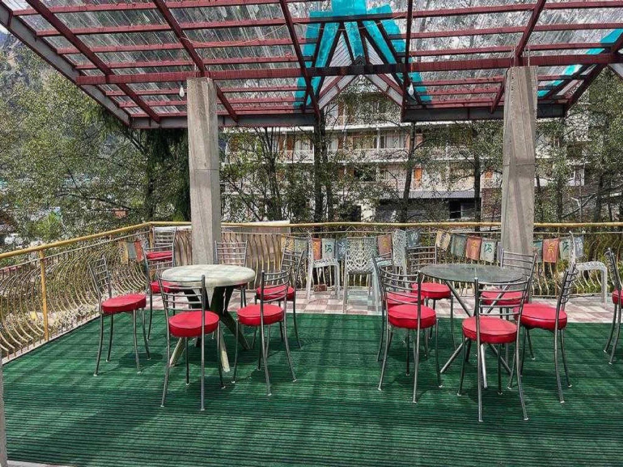 Hotel O Antriksh Cottage Manāli Екстериор снимка